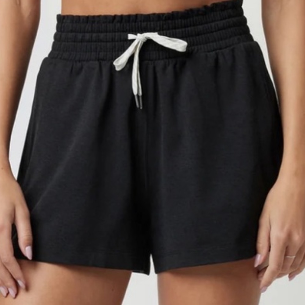 Vuori Halo Boxy Black Women's Shorts